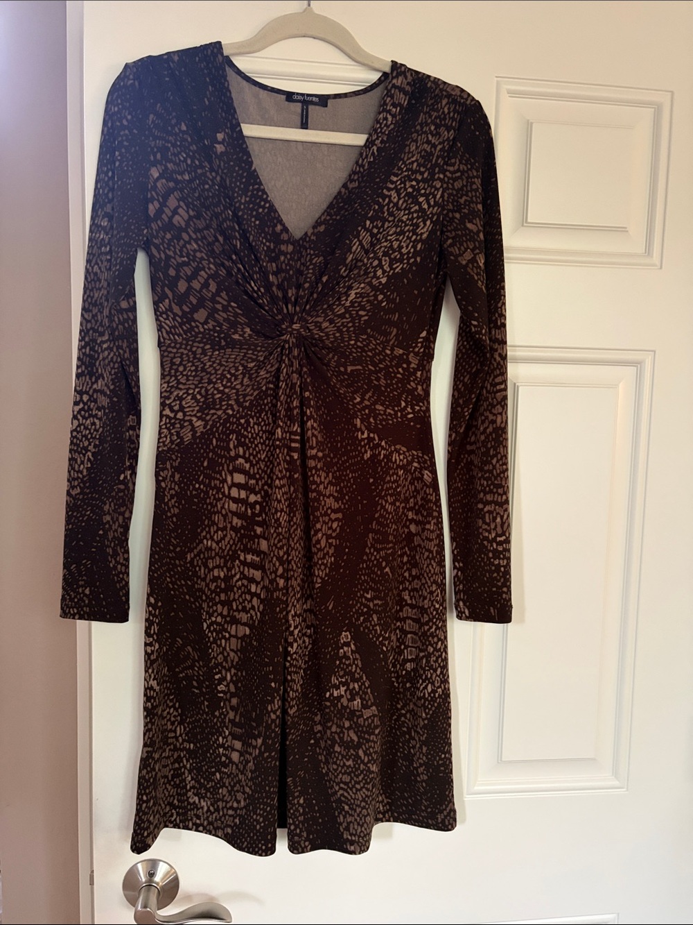 Daisy Fuentes Brown Printed Long Sleeve Twist-Front Dress